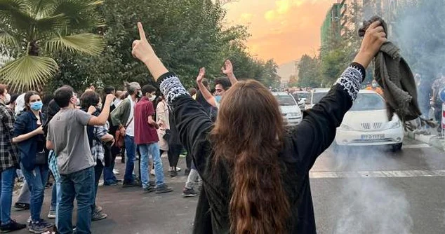 İranda etirazçının edamı: Onu təhlükəsizlik işçisinin qətlində ittiham ediblər