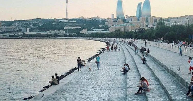 Bakı bulvarında meyit tapıldı KONKRET