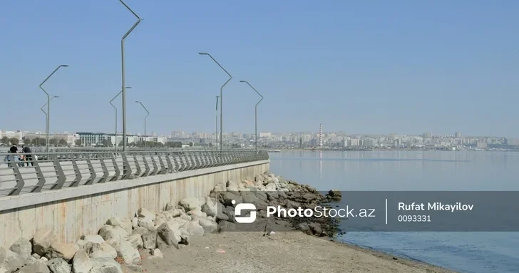 На территории Приморского парка в Баку из воды извлечено тело