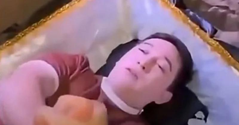 Özbək bloqer diri diri məzara girdi Video