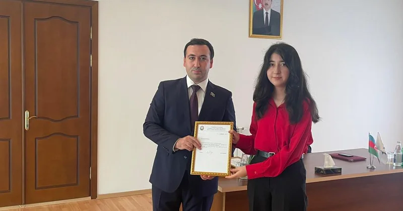 Mahir Süleymanlı Şabranda yüksək bal toplayan tələbələrlə görüşdü