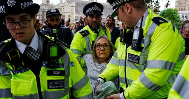 Londonda etiraz aksiyası iğtişaşla nəticələnib