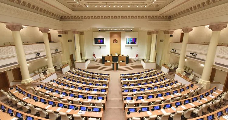 460 səhifəlik hesabat təsdiqlənib