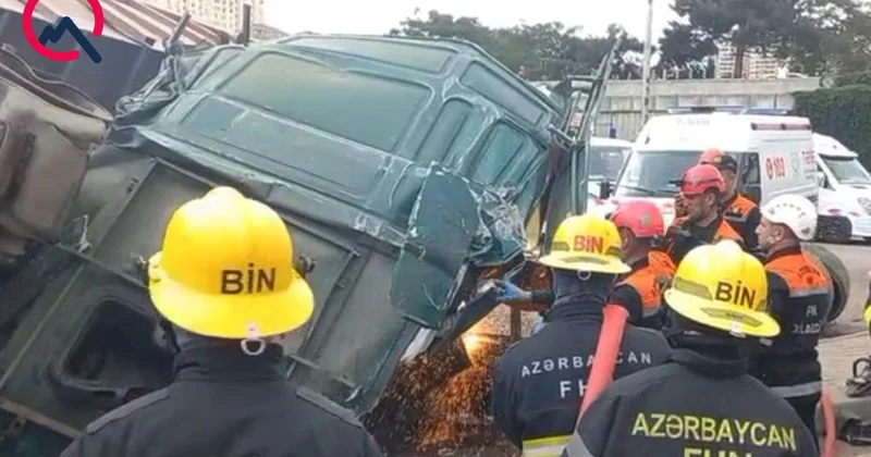Bakıda “KamAZ” avtomobilin üzərinə aşdı,iki nəfər həlak oldu Video Yenilənib