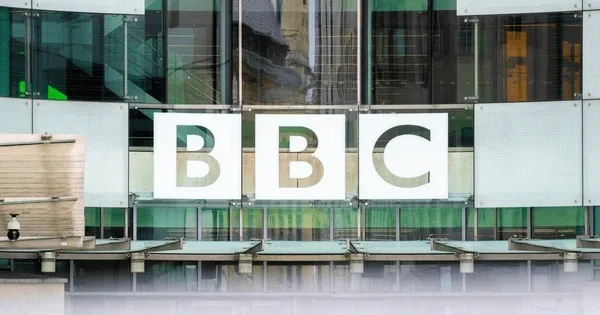 Масштабный пожар охватил историческое здание бывшей штаб квартиры BBC в Лондоне