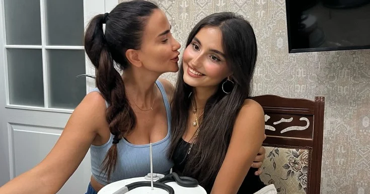Leylanın 20 yaşlı qızı Fotolar