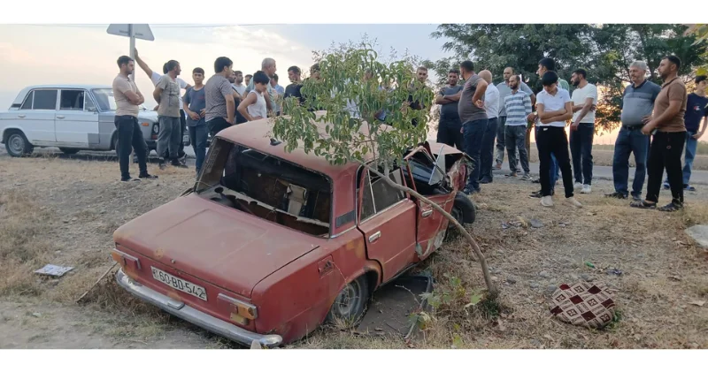 Ağcabədidə ağır yol qəzası baş verib FOTO