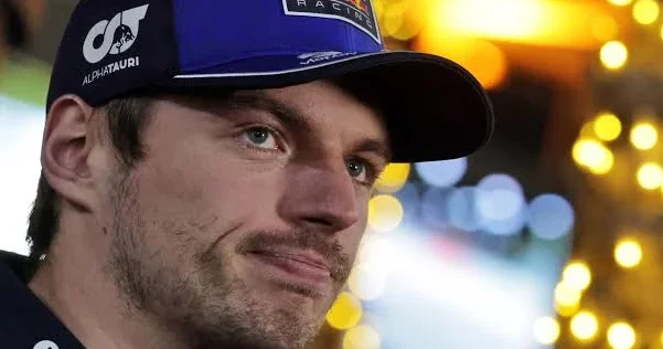 Verstappen yarış zamanı bilərəkdən geri çəkildiyini söyləyib