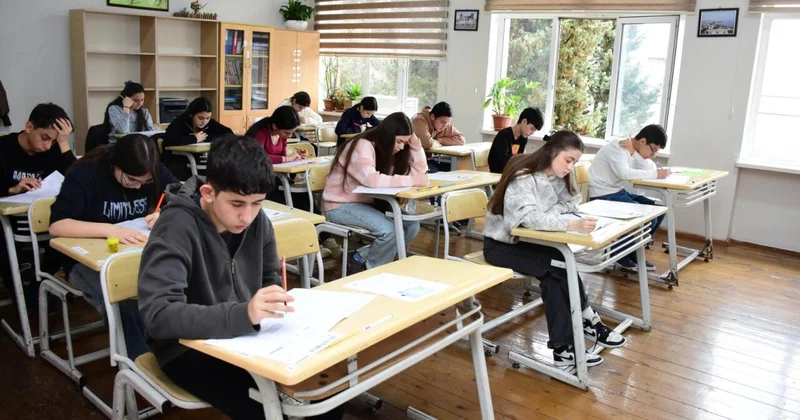 В Азербайджане прошел дополнительный выпускной экзамен