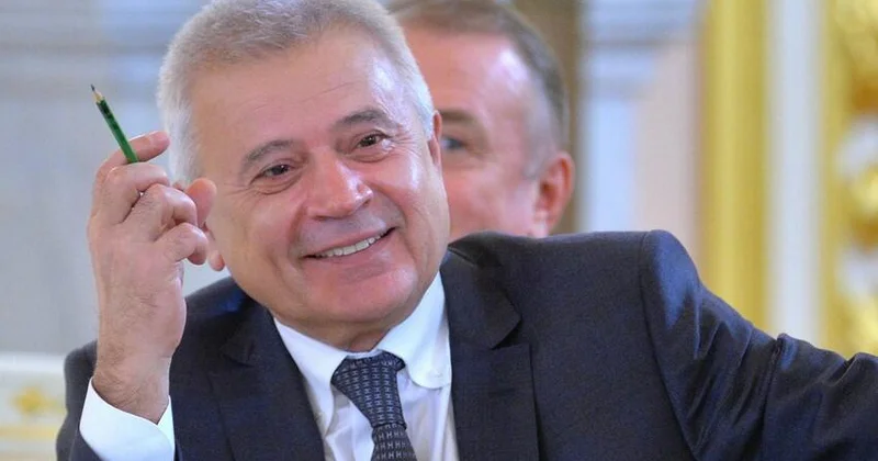 Ələkbərovdan Ukraynanın dağıtdığı zavodlarla bağlı açıqlama
