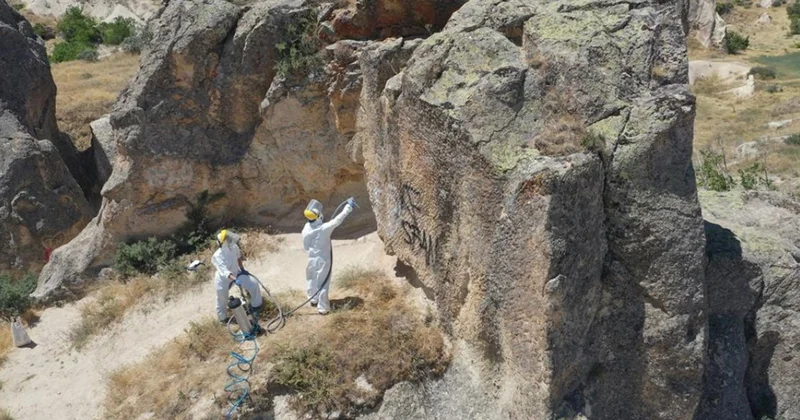 Türkiyədə tarixi abidələr vandalizmə məruz qalması ciddi problemə çevrilib FOTO