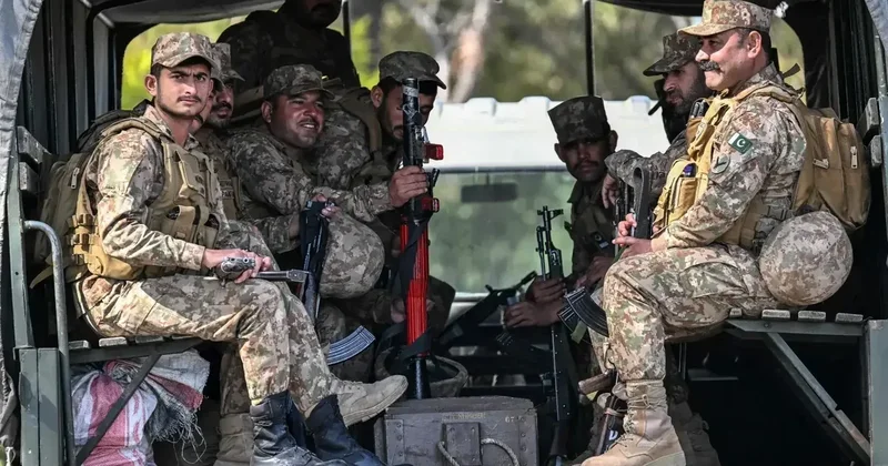 Pakistan ordusu Əfqanıstanla sərhəddə 20 dən çox terrorçunu məhv edib
