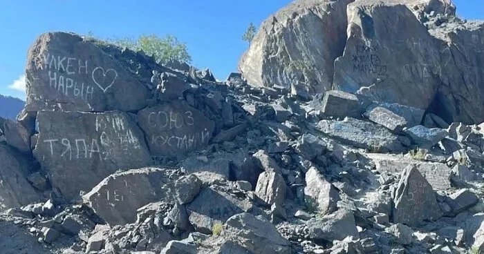 Bu türk ölkəsində vandalizm: Tokayev belə pisləyib... Foto