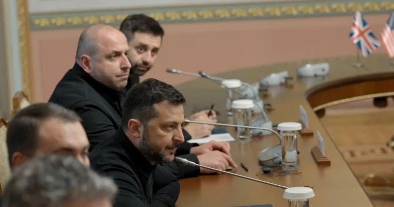 Zelenski Trampın elçilərinə: Siz bugün paytaxtdakı vətəndaşlarımız üçün Patriot sistemlərindən də yaxşı işlədiniz