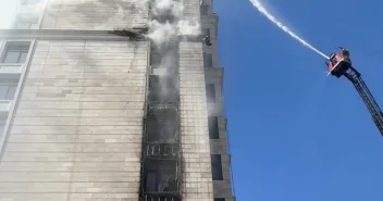 В Астане загорелся строящийся 12 этажный жилой дом