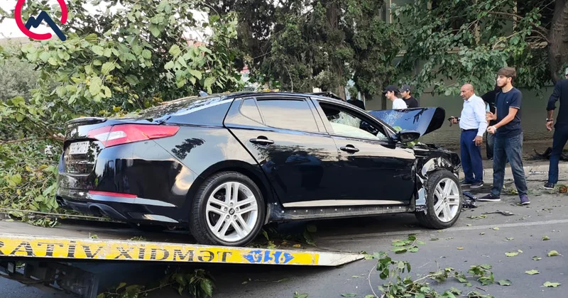 Gəncədə KIA “Opel”lə toqquşdu Yaralılar var Fotolar