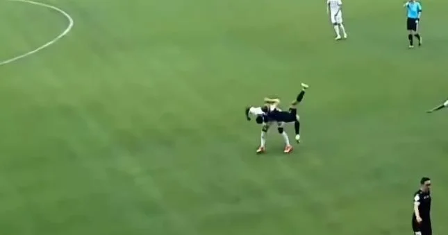 Nani cüdo fəndi ilə rəqbini yerə sərdi Video