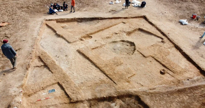 В Дании откопали 1300 летнюю могилу девочки викинга