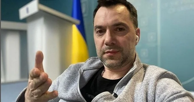 “Putin və Zelenski görüşəcəkdi, ancaq o görüşü pozdu” Arestoviç