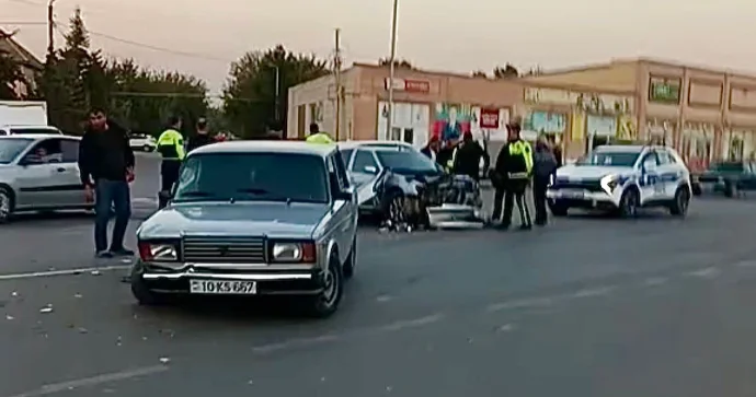 Yolayrıcında qəza: “Peugeot” və “VAZ” toqquşdu VİDEO