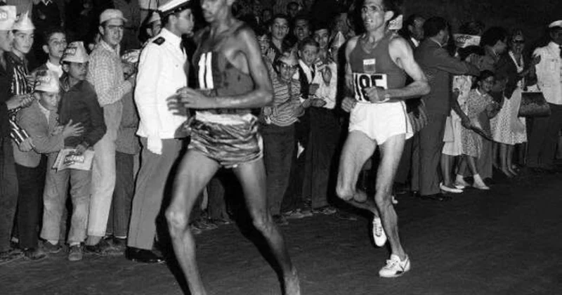 Abebe Bikila ayaq yalın qaçaraq qızıl medal qazanan idmançı kimi TARİXƏ DÜŞDÜ
