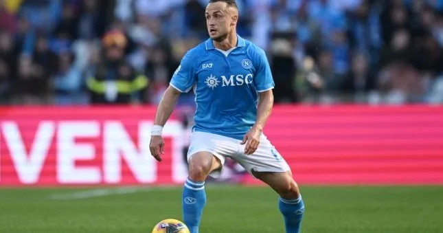 “Napoli”nin yarımmüdafiəçisi İngiltərə klubunun hədəfində