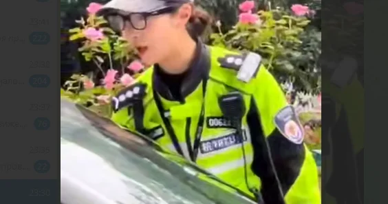 Yol polisi qaydanı pozanları süni intellekt eynəyi ilə tapır