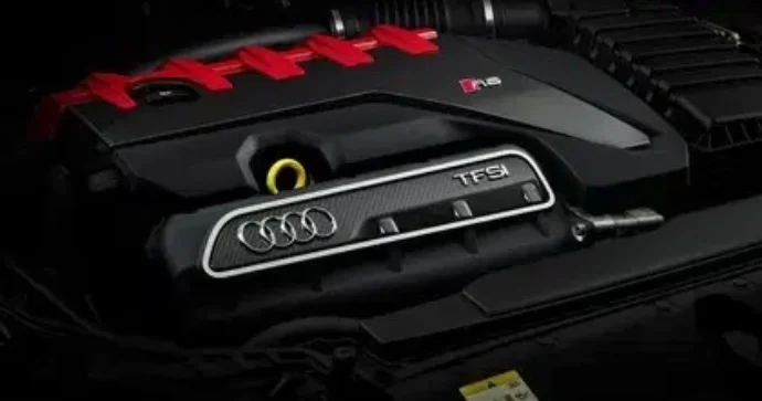 Audi beşsilindrli mühərriklə vidalaşır