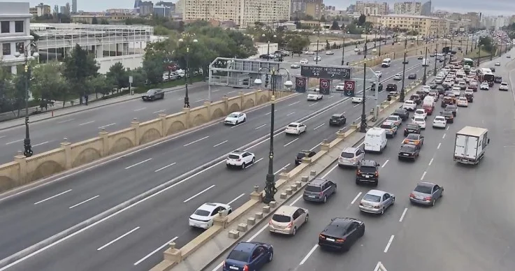 Bakı yeni həftəyə tıxacla başladı SİYAHI