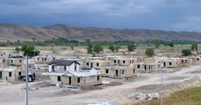 Mahruzlu və Zilanlı kəndlərində tikinti işləri yekunlaşmır Keçmiş məcburi köçkünlərdən narazılıq