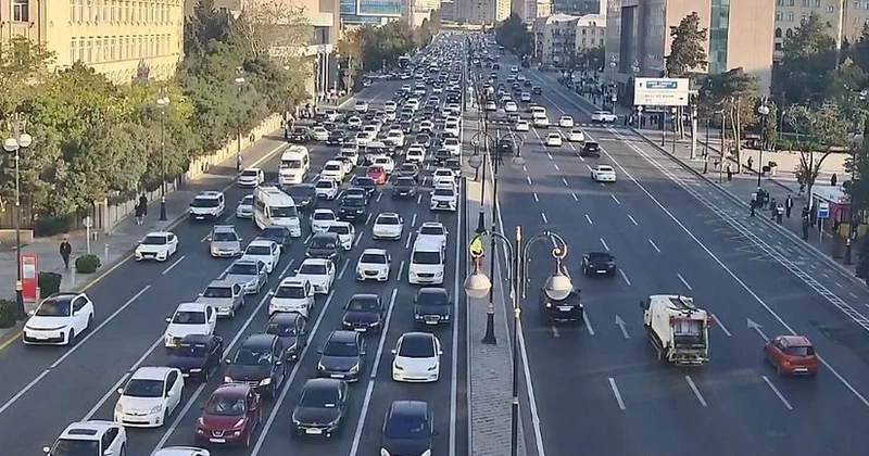 Bakının bəzi yollarında tıxac var Siyahı