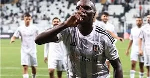 “Neftçi” tanınmış hücumçunu güzəştə məcbur etdi transfer danışıqlarında SON DURUM
