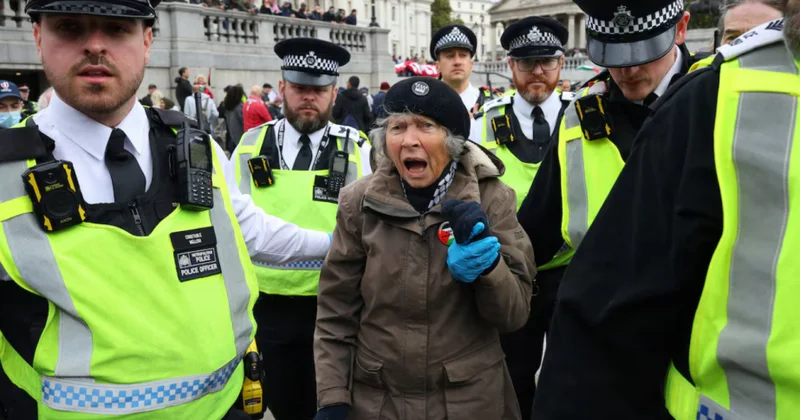 Böyük Britaniyada polisə əlavə səlahiyyətlər veriləcək