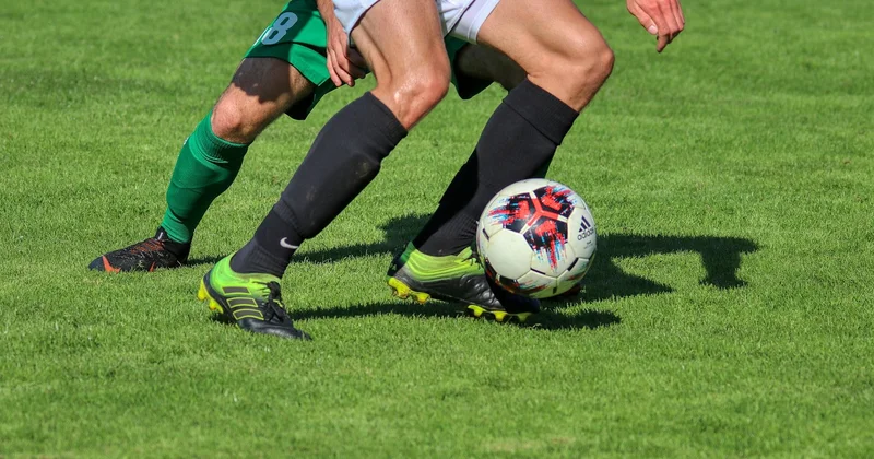 Britaniyada 22 yaşlı futbolçu qəfil ürək dayanması nəticəsində ölüb