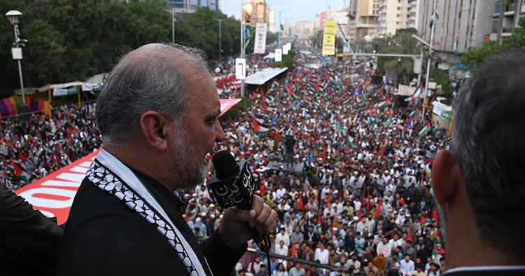 Kəraçidə minlərlə insan İsrailin Qəzzada törətdiyi soyqırıma qarşı etiraz edib