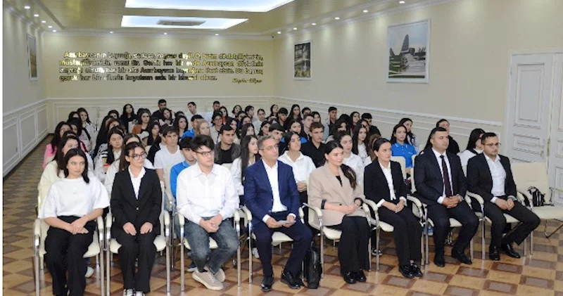 “Milli Mətbuat 150 Rəqəmsal erada gənclər və media savadlılığı” layihəsi çərçivəsində görüş keçirilib FOTOLAR