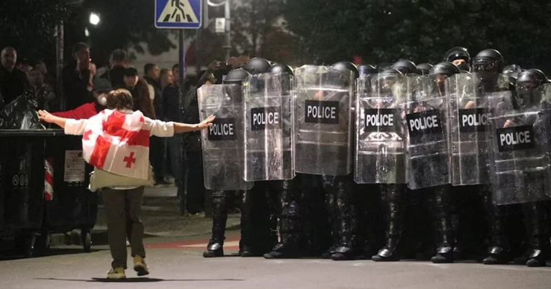 Gürcüstanda etirazlardan sonra 13 nəfər tutuldu