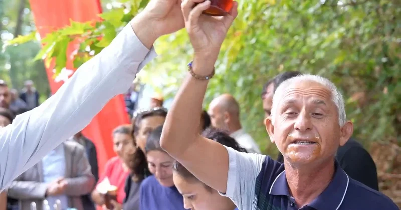 Bal yemə yarışında inanılmaz nəticə: 2 dəqiqədə 1 kilo... FOTOLAR