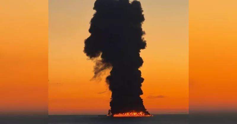 Сочи окутало дымом после пожара на нефтетанкере ВИДЕО