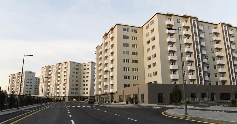 Əhmədlinin sirli binası: 26 ildir heç kim yaşamır