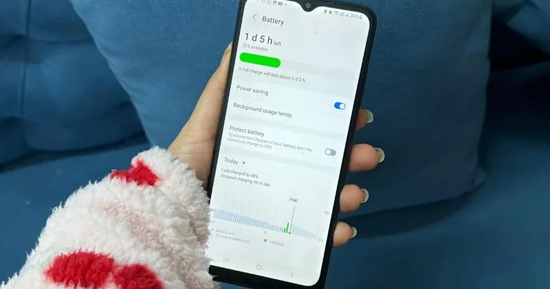 Google milyonlarla Android telefonunda Android Auto nu dayandıra bilər