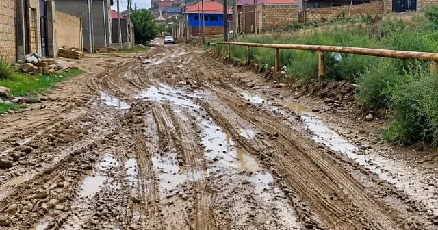 Nübar qəsəbəsində sakinlərin yol dərdi FOTO