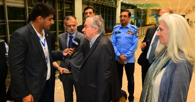 Antonio Quterreş Pakistanda səfərdədir