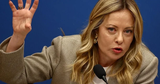 Corcia Melonidən süni intellektə qarşı 4 saniyəlik HƏMLƏ