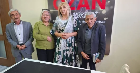 Şahənşah da Ədəbi Məclis