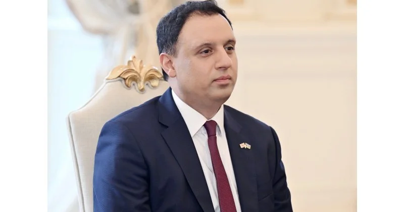 Britaniyalı nazir: Azərbaycanla əməkdaşlıqda AI və data mərkəzləri yeni istiqamətlərdən olacaq