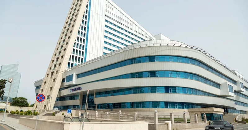Xəstələr yollarda qalıb: Yeni Klinikada MRT və KT işləmir
