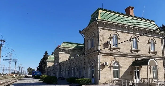 124 yaşlı Xaçmaz Dəmiryol Vağzalı təmir edildi Video