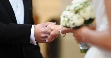 В Ходжалы отец обручил 16 летнюю дочь с 30 летним племянником