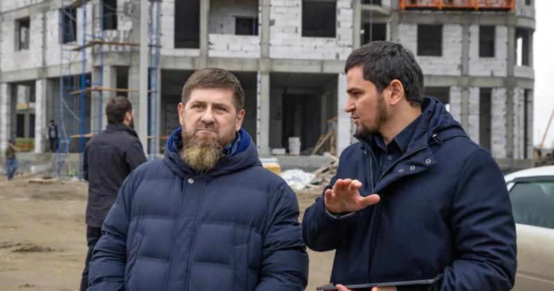 Кадыров выслушал доклад Кадырова и поблагодарил Кадырову Minval Politika